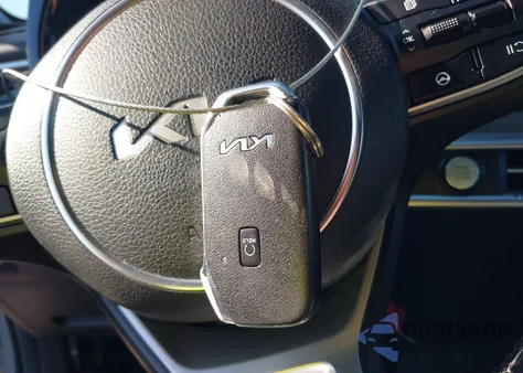 2022 Kia K5 Gt-Line z USA, uszkodzony, nr VIN 5XXG64J21NG089748